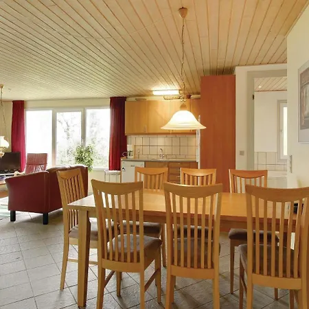 Nyaraló Four-bedroom Holiday In