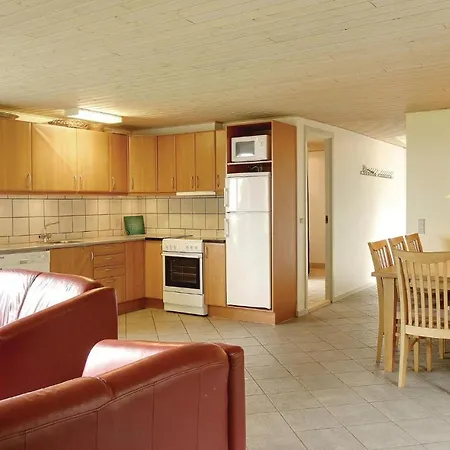 Four-bedroom Holiday In Nyaraló Spottrup