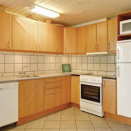 Four-bedroom Holiday In * Spottrup